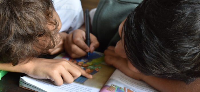 two kids at group speech therapy